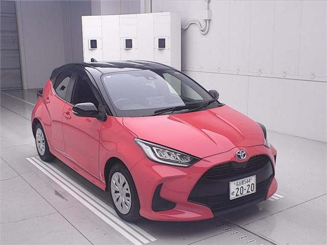 TOYOTA YARIS — фото