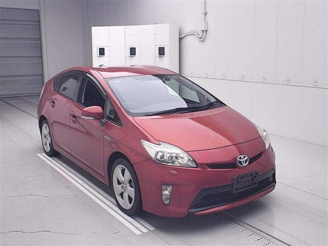 TOYOTA PRIUS — фото