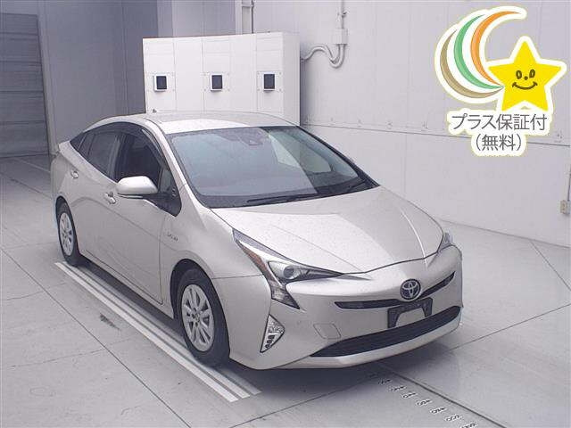 TOYOTA PRIUS — фото