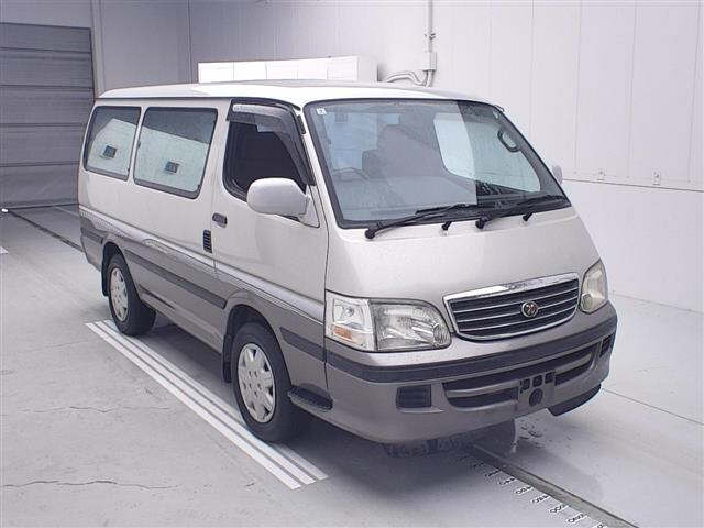 TOYOTA HIACE — фото