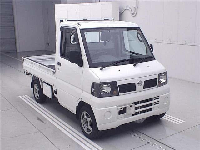 NISSAN CLIPPER TRUCK