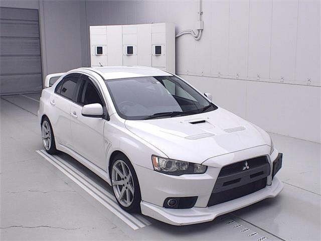 MITSUBISHI LANCER — фото