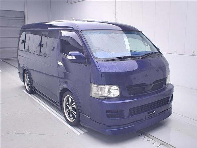 TOYOTA HIACE — фото