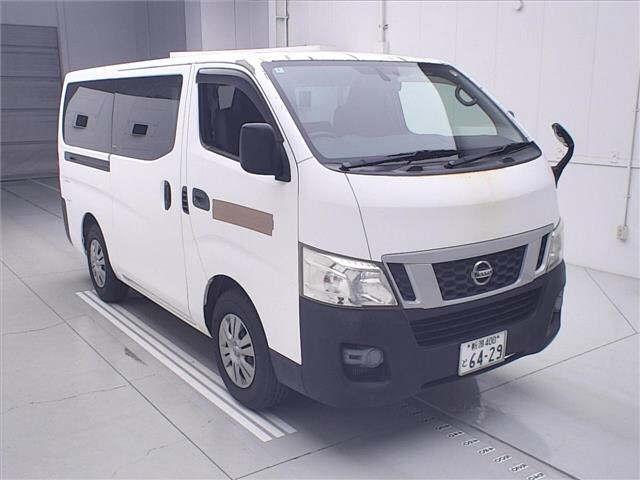 NISSAN CARAVAN — фото