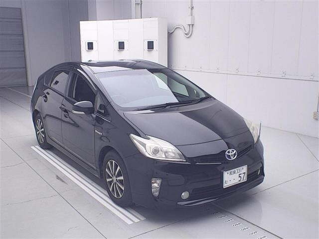 TOYOTA PRIUS — фото