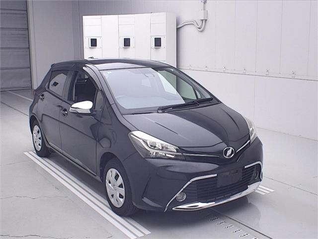 TOYOTA VITZ — фото