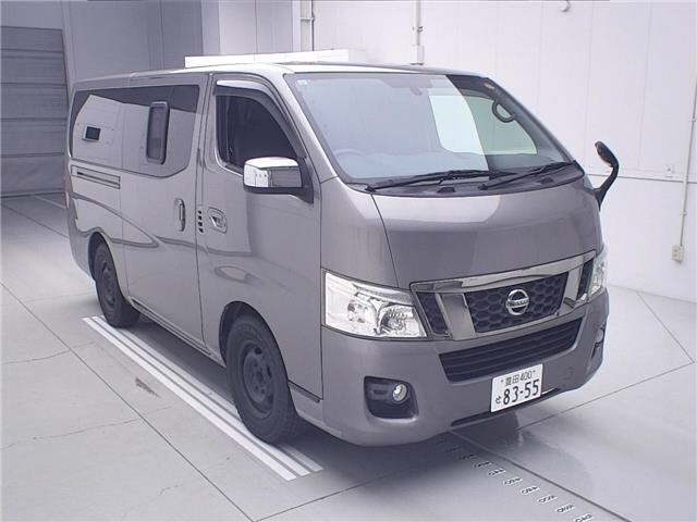 NISSAN CARAVAN — фото