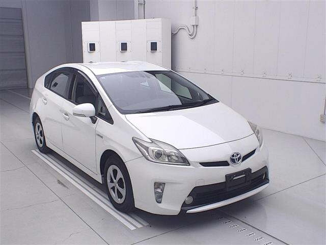 TOYOTA PRIUS — фото