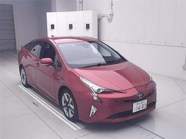 TOYOTA PRIUS — фото