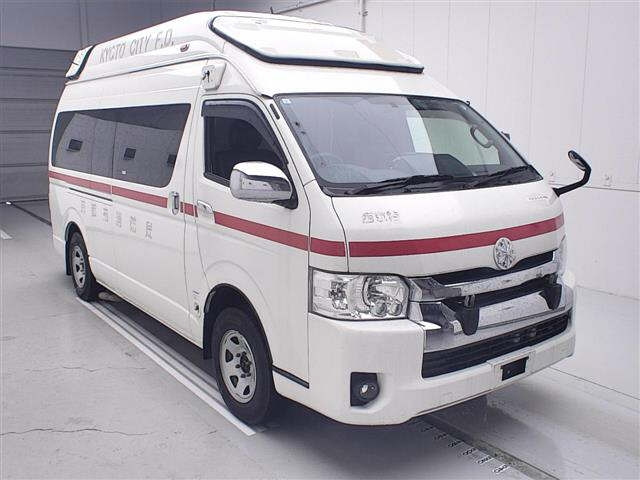 TOYOTA HIACE — фото