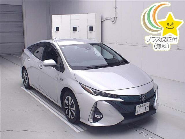 TOYOTA PRIUS — фото