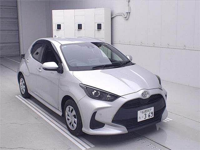 TOYOTA YARIS — фото