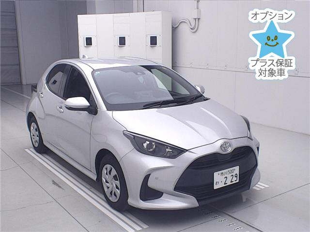 TOYOTA YARIS — фото