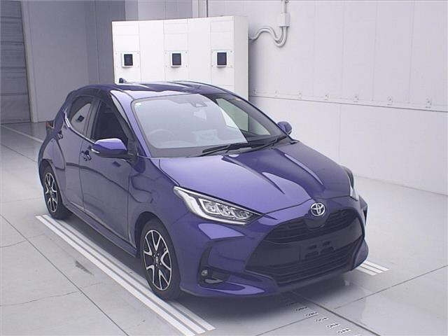 TOYOTA YARIS — фото