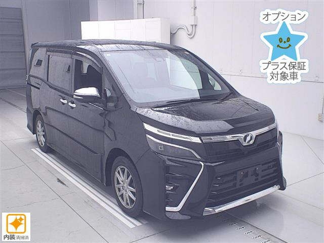TOYOTA VOXY — фото