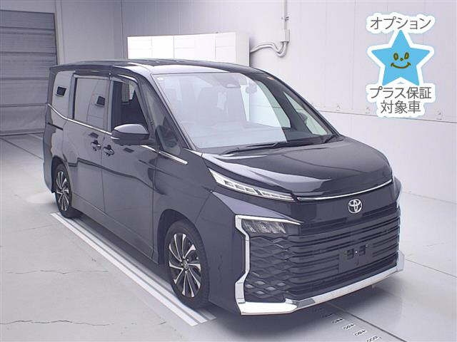 TOYOTA VOXY — фото