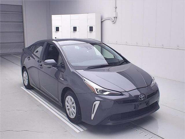 TOYOTA PRIUS — фото