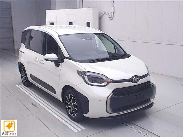 TOYOTA SIENTA — фото