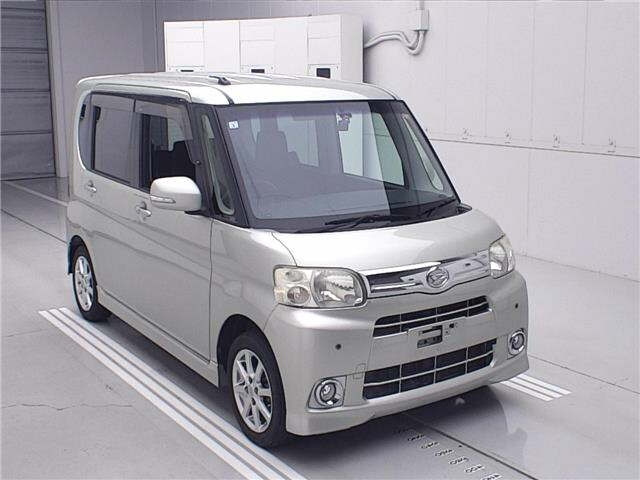 DAIHATSU TANTO — фото