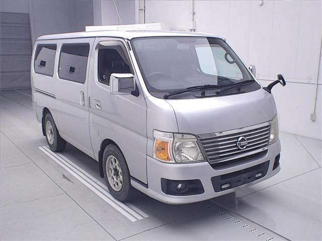 NISSAN CARAVAN — фото