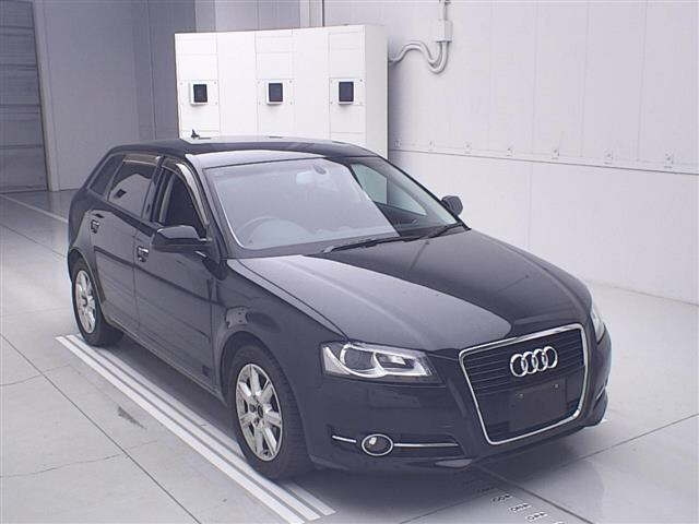 AUDI A3 — фото