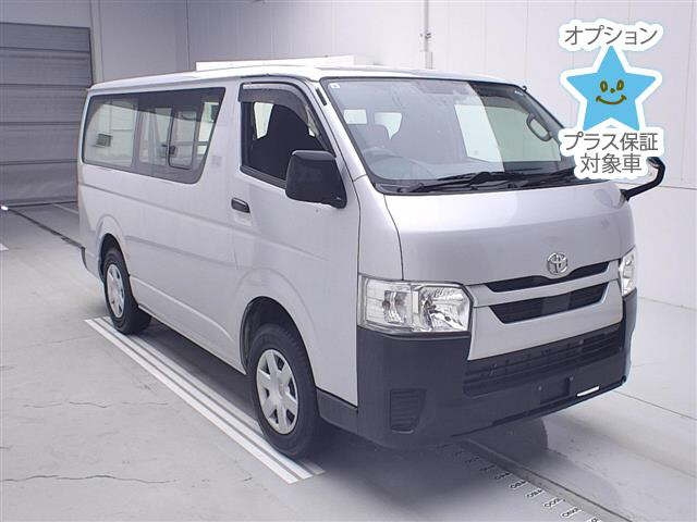 TOYOTA HIACE — фото