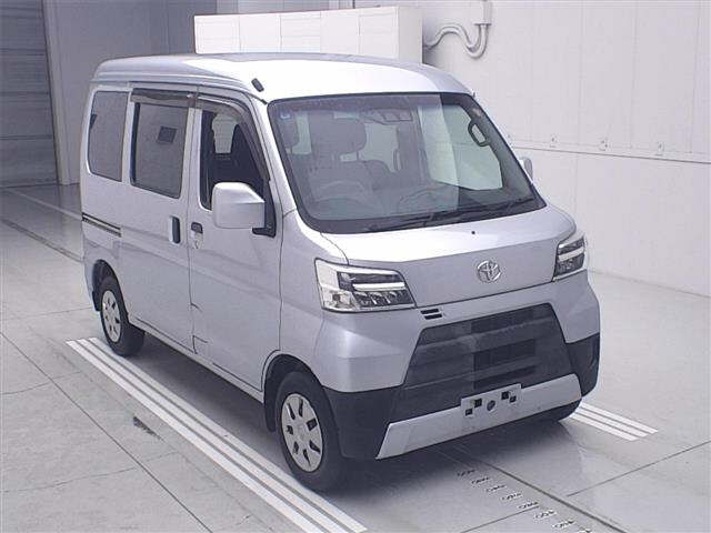TOYOTA PIXIS VAN