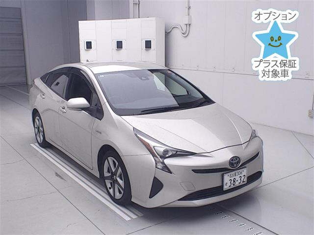 TOYOTA PRIUS — фото
