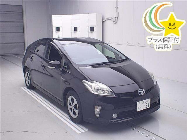TOYOTA PRIUS — фото