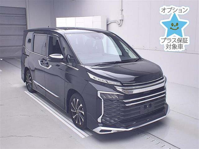 TOYOTA VOXY — фото
