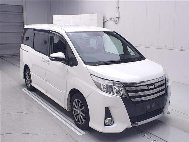 TOYOTA NOAH — фото