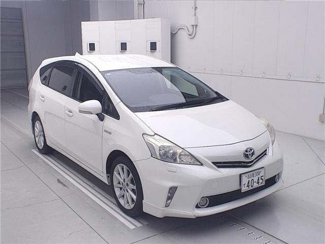 TOYOTA PRIUS — фото