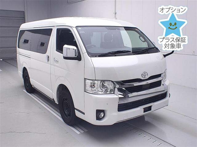 TOYOTA HIACE — фото