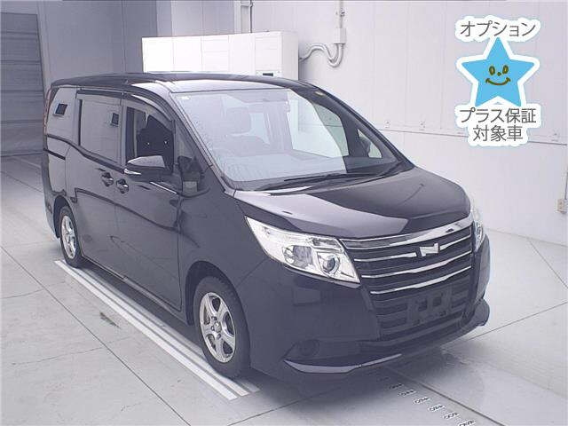 TOYOTA NOAH — фото