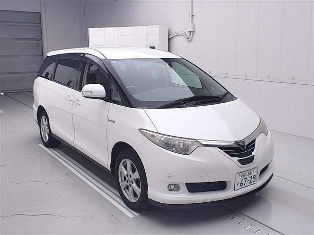 TOYOTA ESTIMA — фото