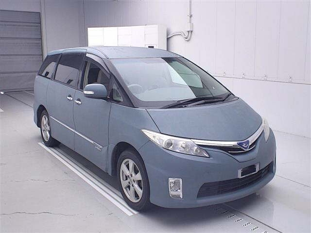 TOYOTA ESTIMA — фото