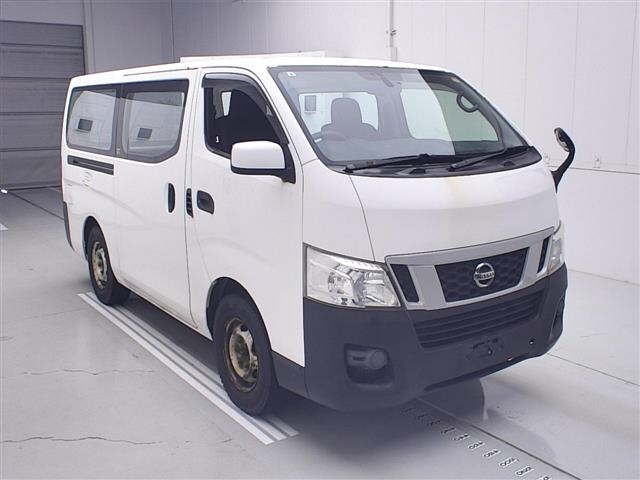 NISSAN CARAVAN — фото