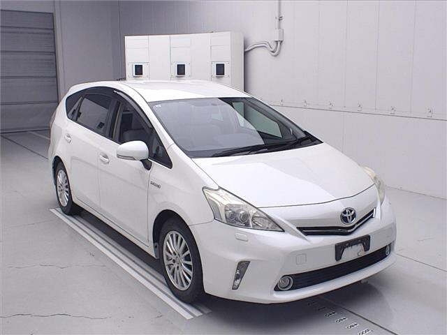 TOYOTA PRIUS — фото