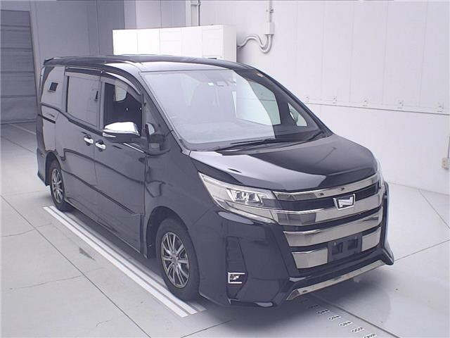 TOYOTA NOAH — фото