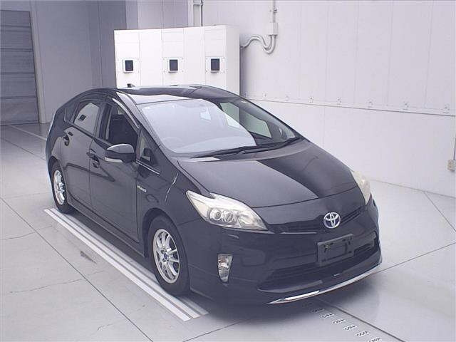 TOYOTA PRIUS — фото