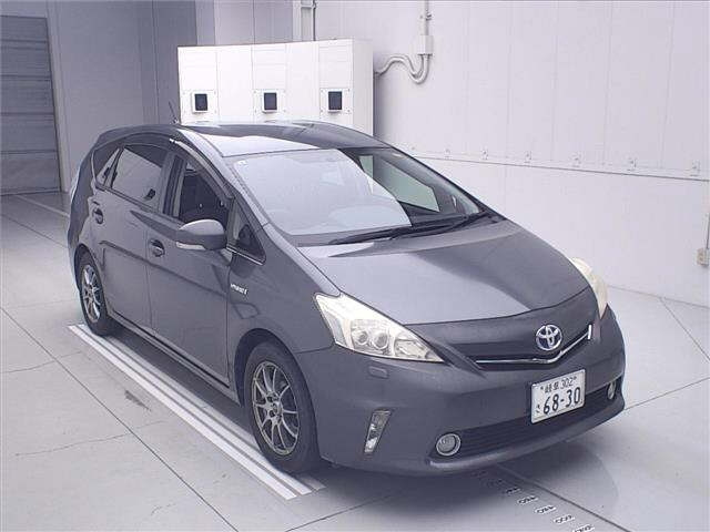 TOYOTA PRIUS — фото