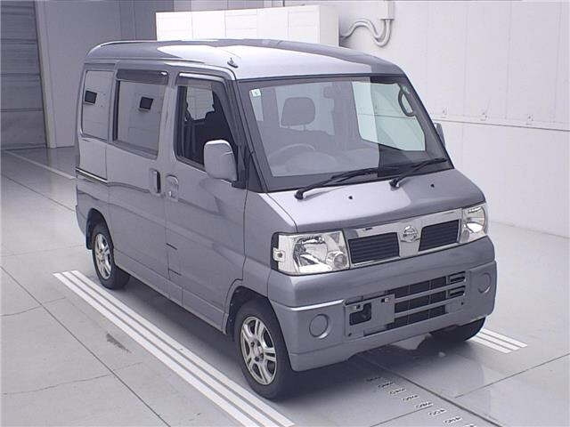 NISSAN CLIPPER — фото