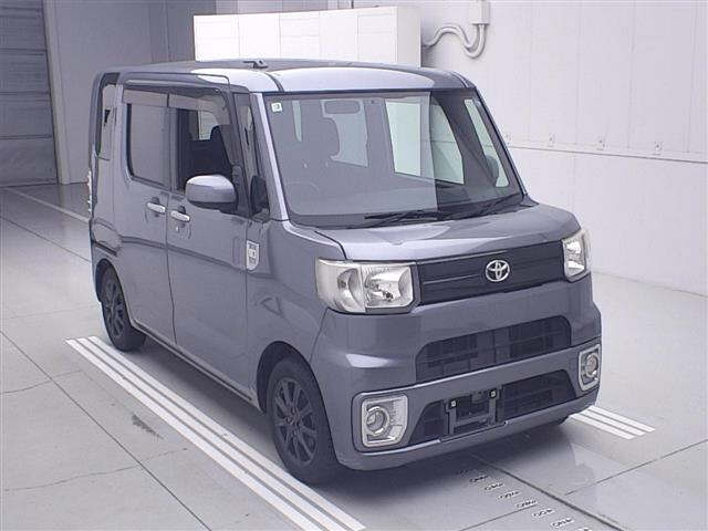 TOYOTA PIXIS — фото