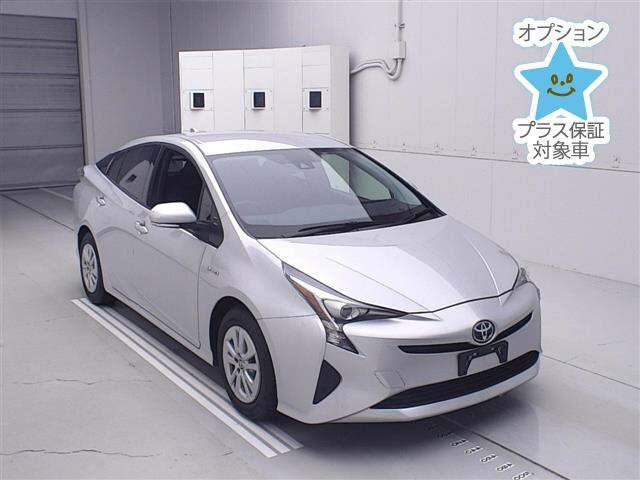 TOYOTA PRIUS — фото