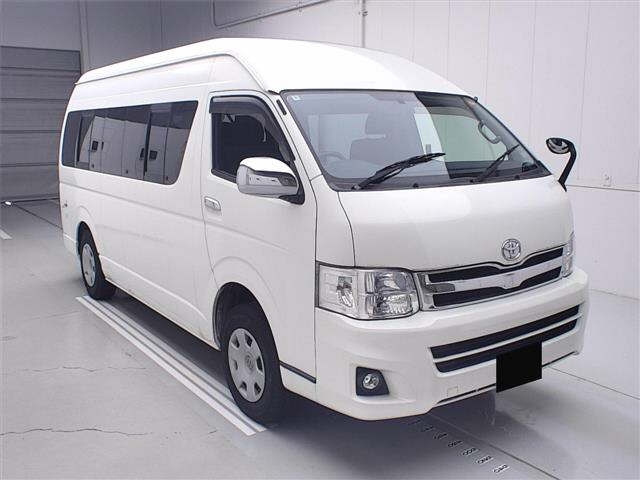 TOYOTA HIACE — фото
