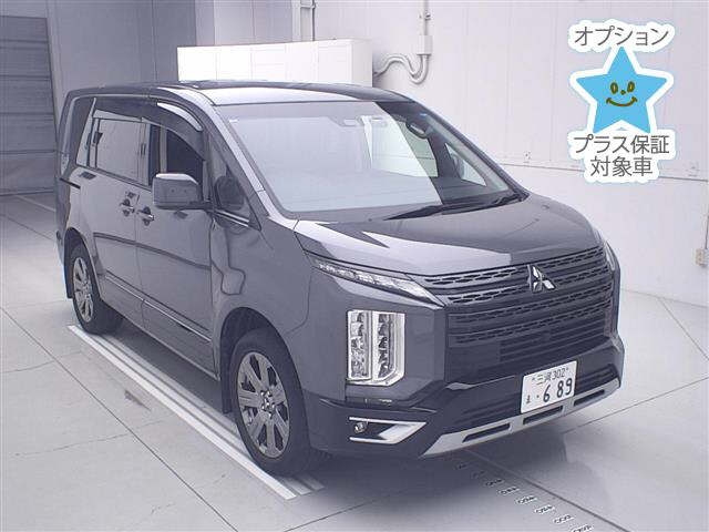 MITSUBISHI DELICA — фото