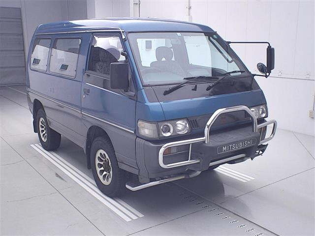 MITSUBISHI DELICA — фото