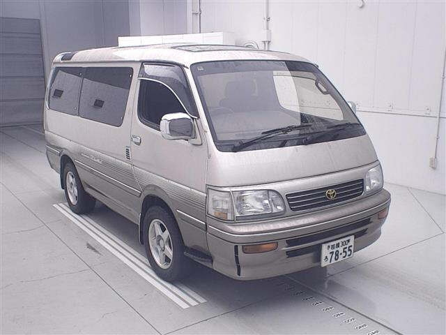 TOYOTA HIACE — фото