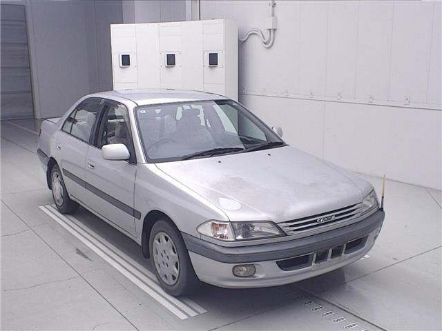 TOYOTA CARINA — фото