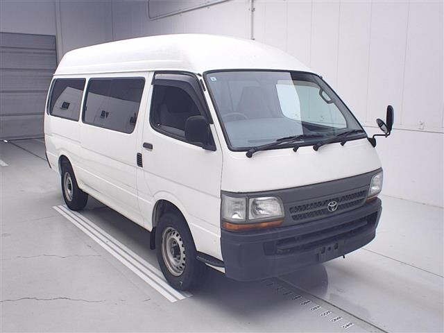 TOYOTA HIACE — фото